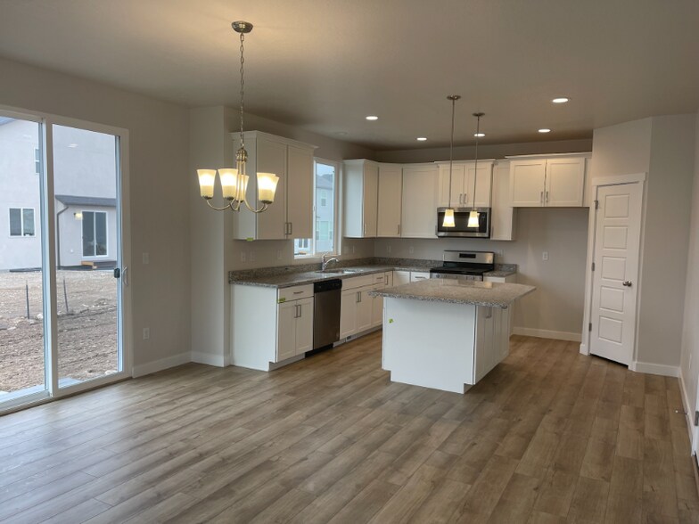 Building Photo - 837 N Marble Rd