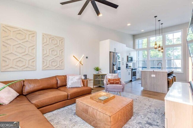 Building Photo - 912 Brees Ct