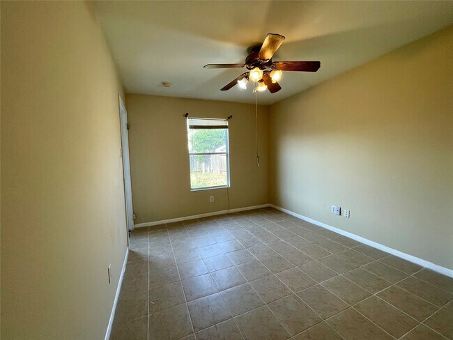 Building Photo - 7303 Foxshadows Ln
