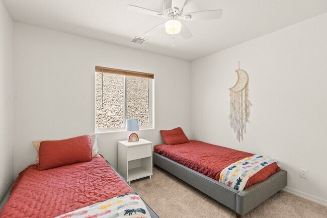 Building Photo - Charming 2-Bed, 2-Bath Home in Fox Creek SHORT OR LONG TERM AVAILABLE