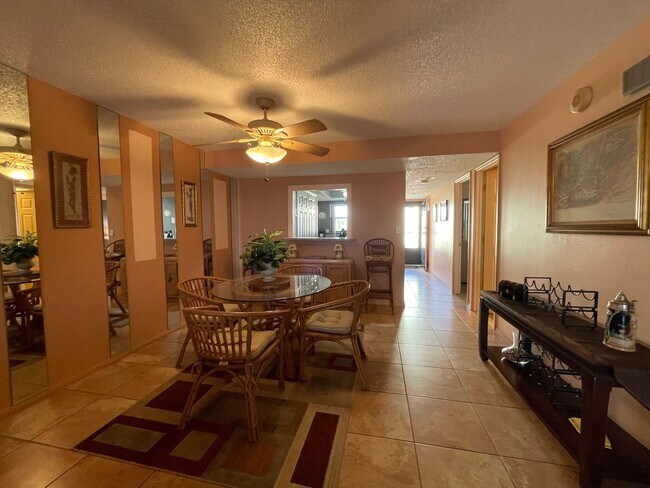 Building Photo - 14459 River Beach Dr