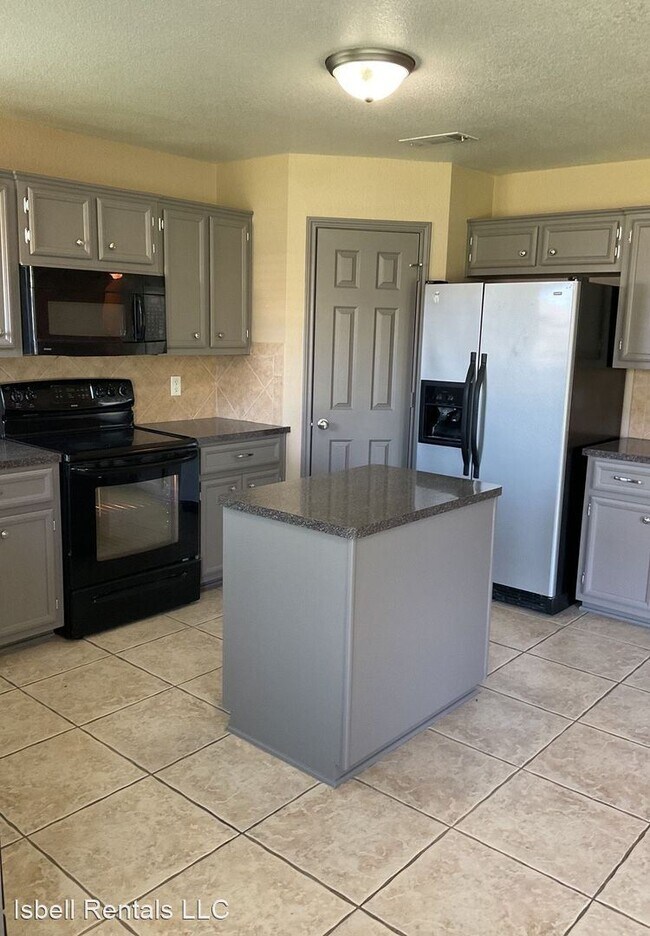 Building Photo - 4 br, 2 bath House - 4105 Maid Marian Circle