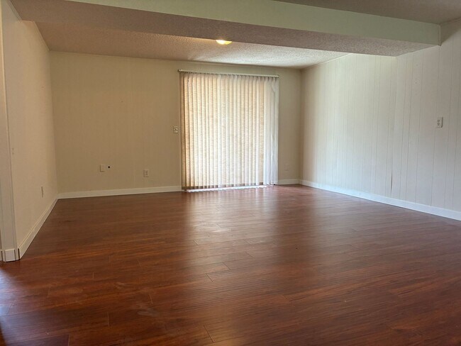 Building Photo - Beaverton Home Available ! Inquire today for a tour !