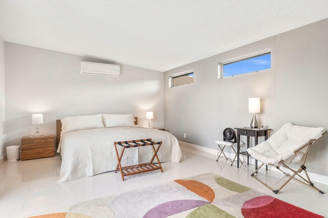 Building Photo - 73409 Little Bend Trail