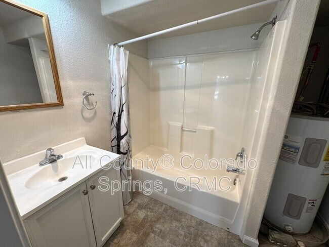 Building Photo - 508 E Cache La Poudre St