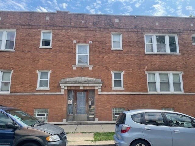 Primary Photo - 3925 W Wellington Ave