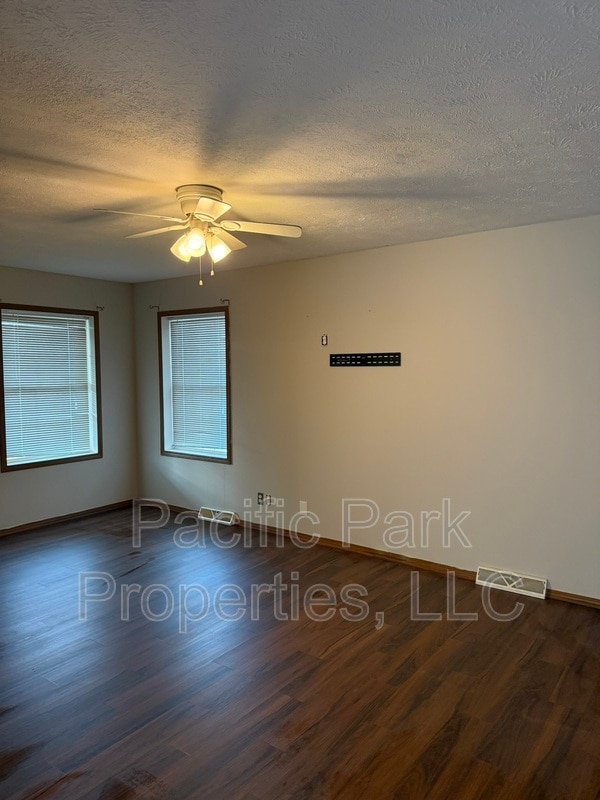 Building Photo - 1010 W 30th St