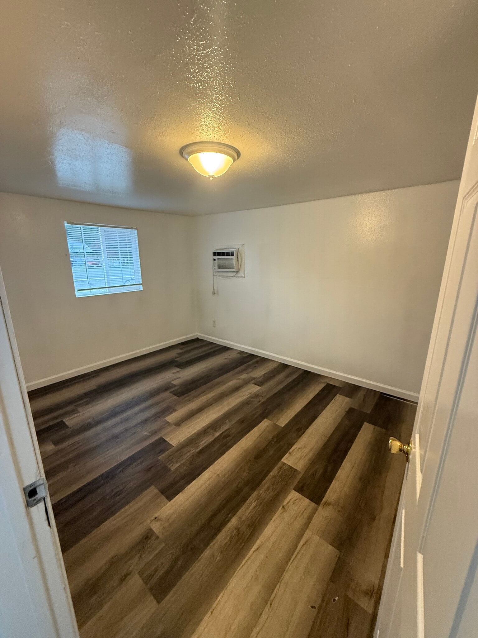 Building Photo - 9022 State Highway 99E