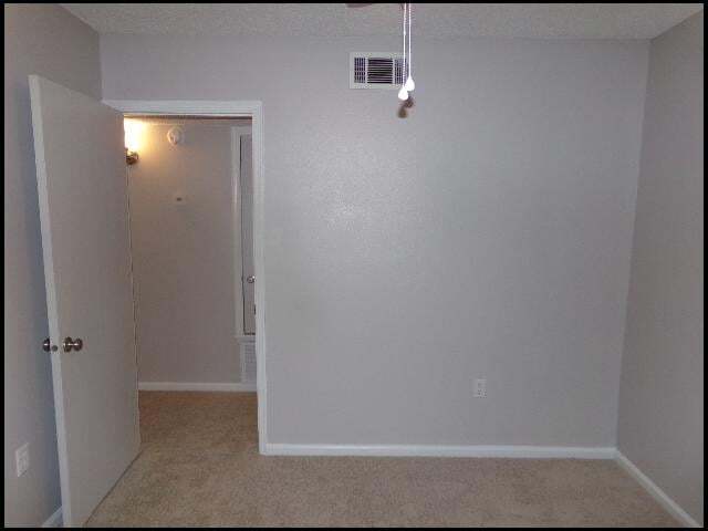 Building Photo - 8 Brookway Ln