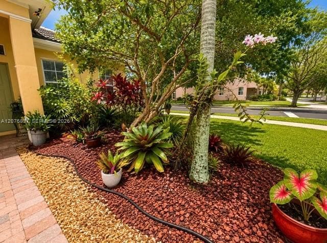 Building Photo - 1213 Skylark Dr