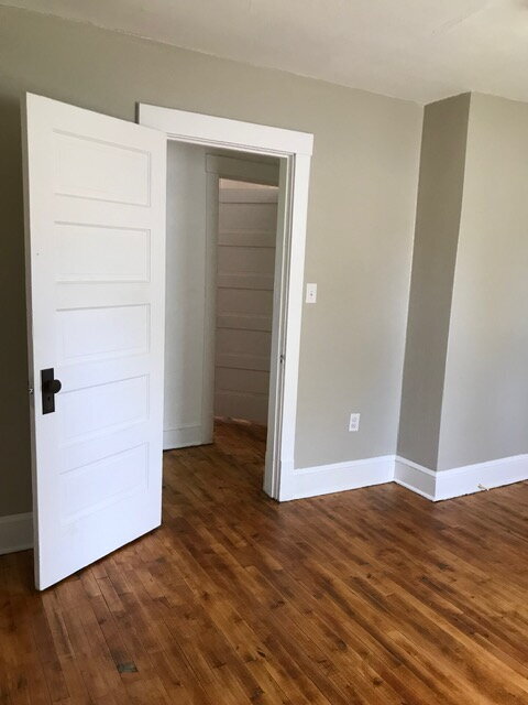 Building Photo - 3 Bedroom Home with Bonus Room - Available September 1st
