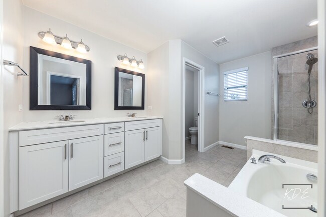 Building Photo - 2110 Weatherbee Ln