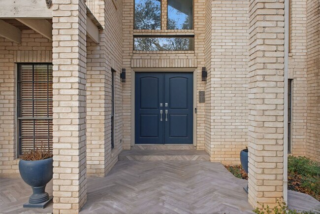 Building Photo - 2915 Quail Oak St