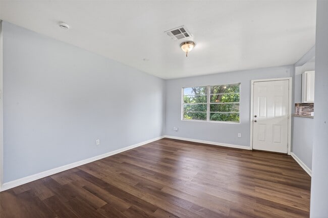 Building Photo - 3918 Tavenor Ln