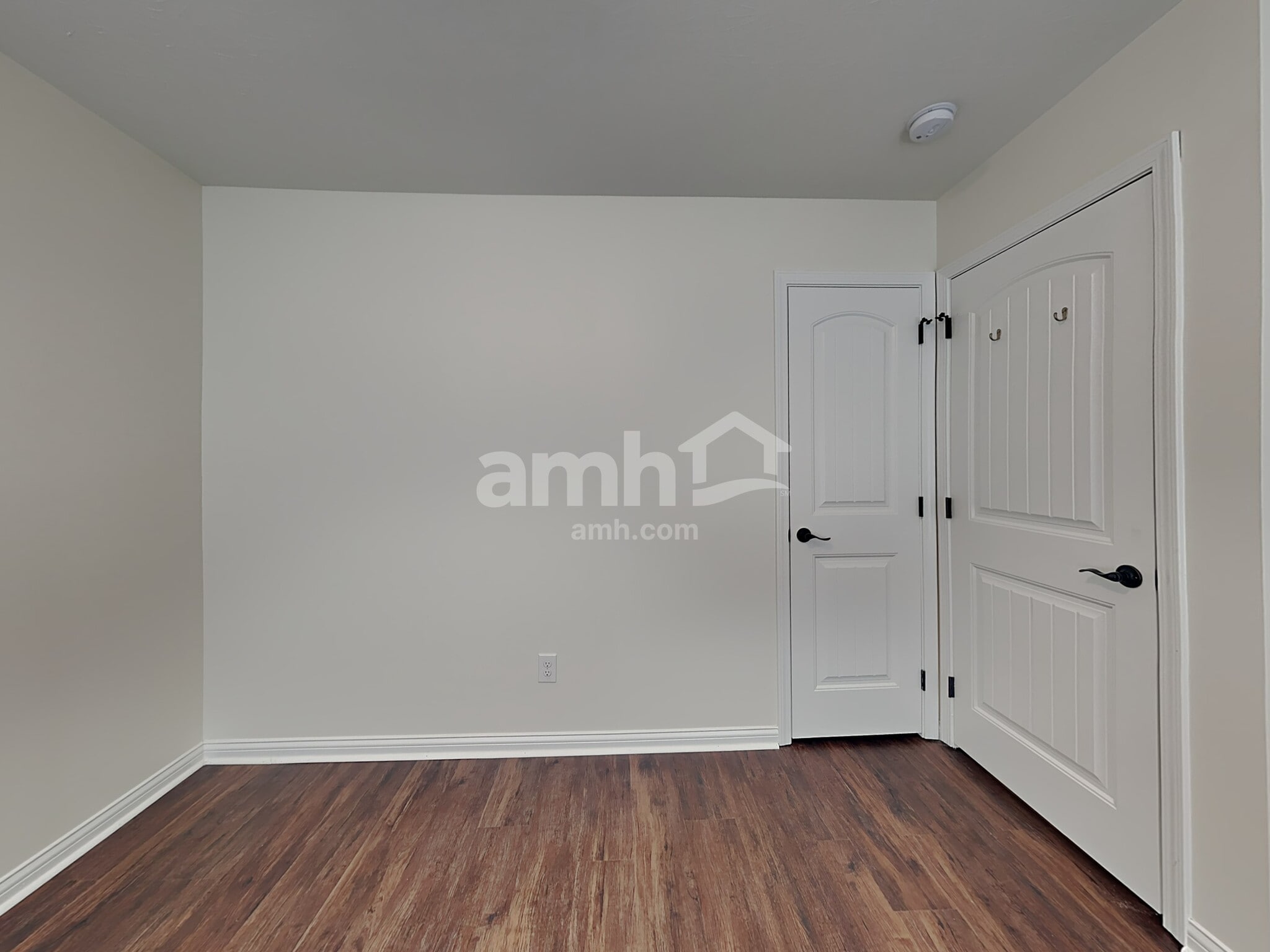 Building Photo - 1264 Woodford Ct
