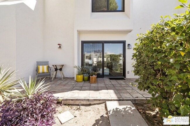 Building Photo - 48756 Desert Flower Dr