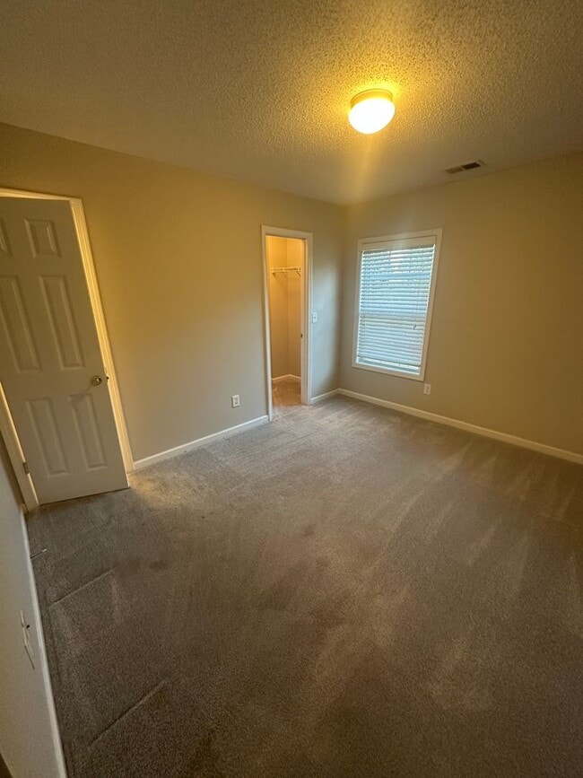 Building Photo - 3 Bedroom 2.5 Home in NE Columbia MOVE IN BY 2/28/26 26 RECEIVE $300 OFF FIRST MONTH'S RENT!!!!!!