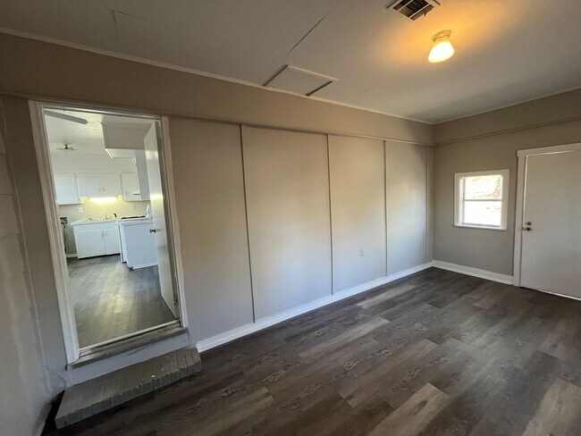 Building Photo - Welcome Home – Comfort Meets Convenience. Call to ask about the Move-in Special!!!