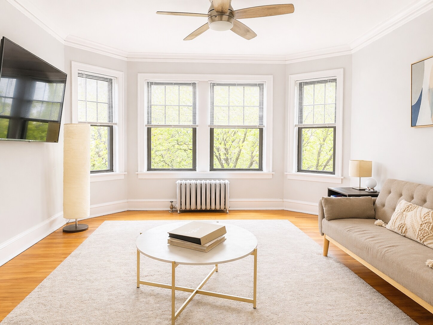 Building Photo - 3600 N Claremont Ave