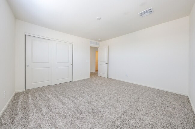 Building Photo - 7867 S Walnutview Dr