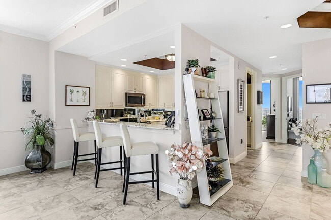 Building Photo - Stunning High-Rise Condo with Gulf Views –...