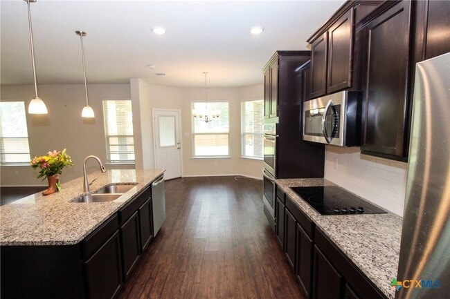 Building Photo - 1202 Stonewall Ridge