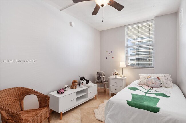 Building Photo - 5825 Collins Ave