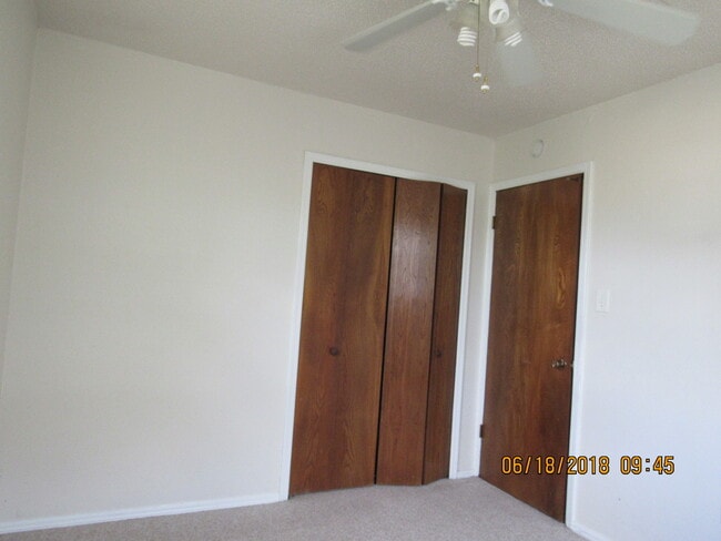 Building Photo - Great home located in Carriage Hills,