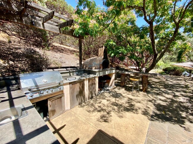 Building Photo - 3594 Silverado Trail N