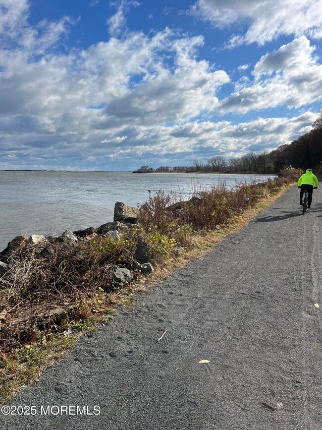 Building Photo - 203 Shore Dr