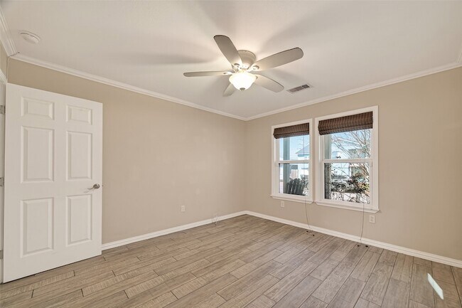 Building Photo - 5721 Sylvia Dr