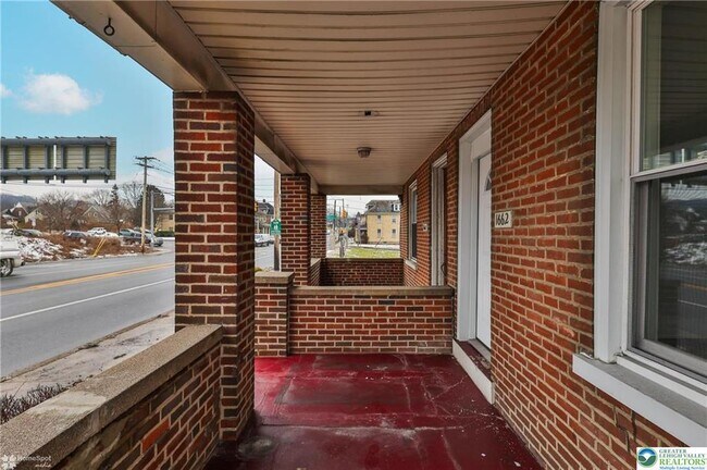 Building Photo - 1662 Main St