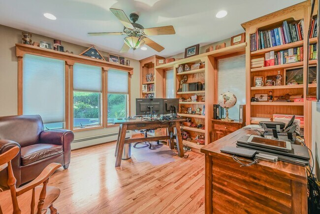 Building Photo - 187 Great Rock Dr