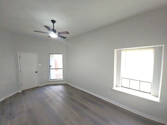 Building Photo - 8718 Roaring Point Dr