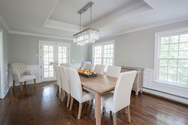 Building Photo - 38 Berndale Dr