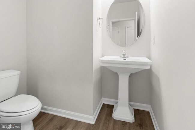 Building Photo - 3210 White Tail Dr