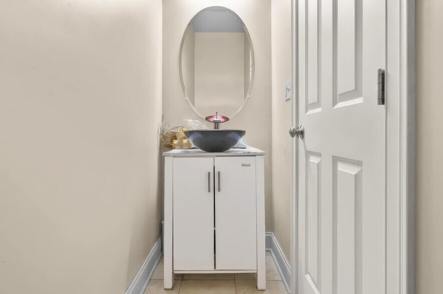 Building Photo - 240 Highland Ave