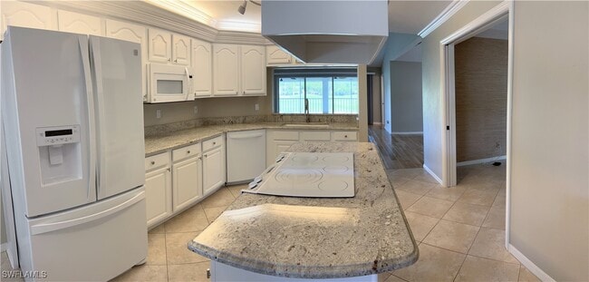 Building Photo - 221 Via Perignon