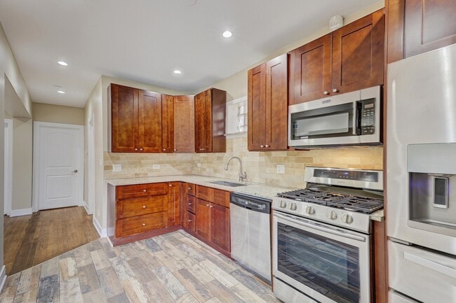 Building Photo - 5040 W Berenice Ave