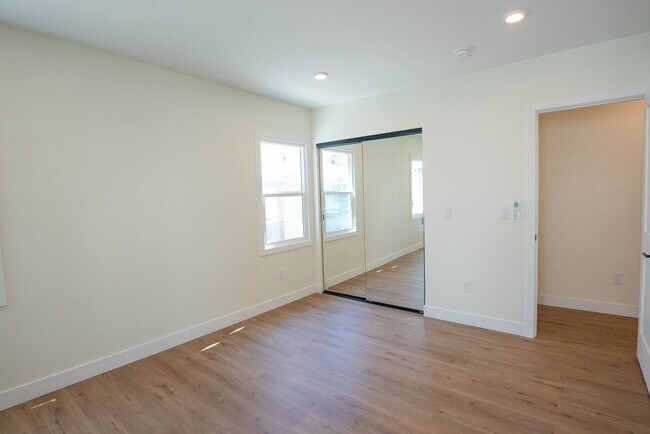 Building Photo - 1038 Westmoreland Ave