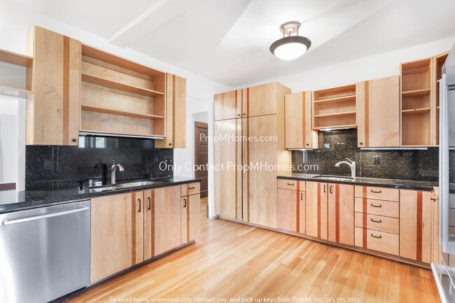 Building Photo - Spacious Large Sanctuary in SE Portland’s ...