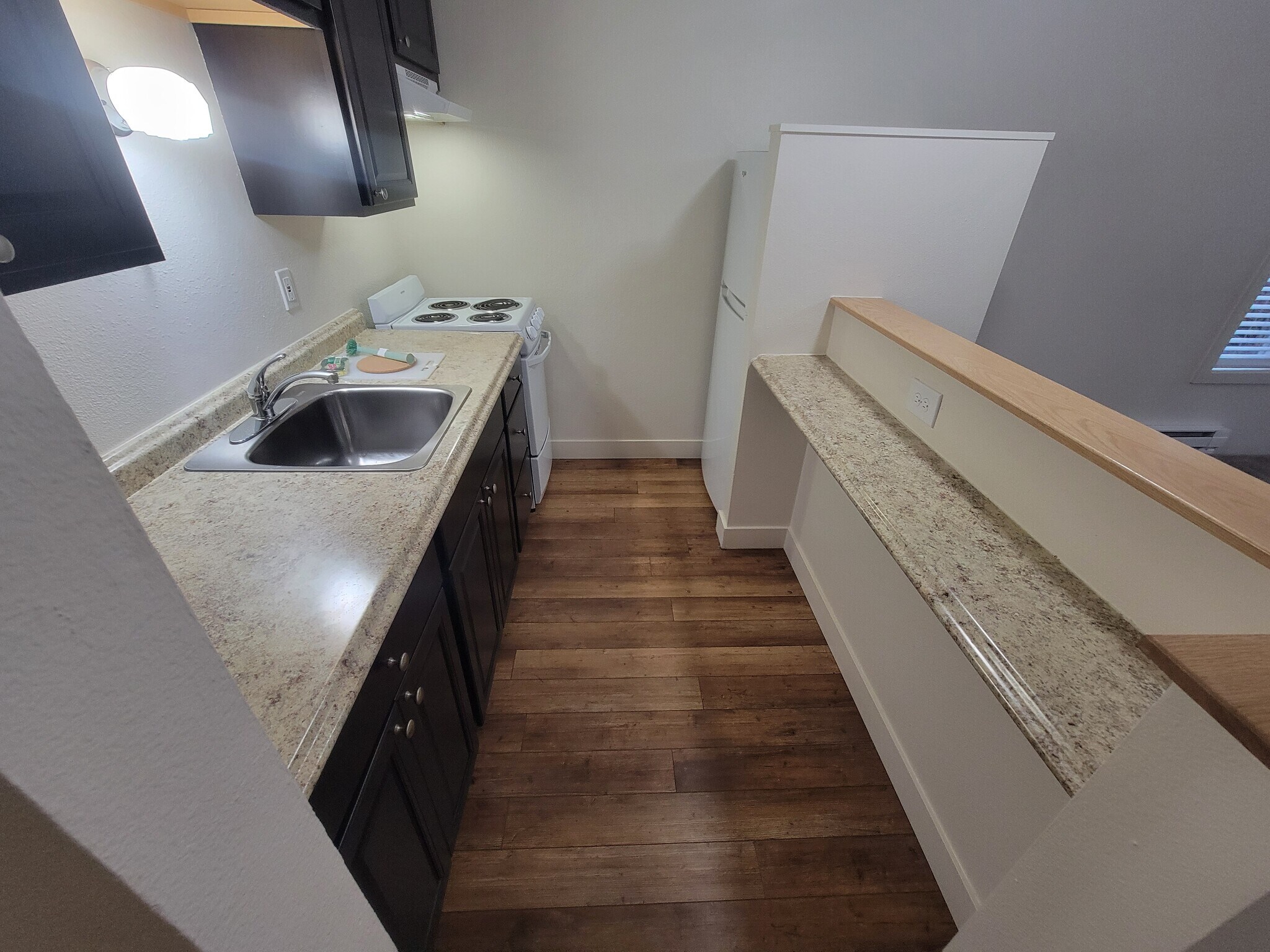 Building Photo - 2405 NW Irving St