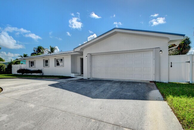 Building Photo - 1171 Bimini Ln