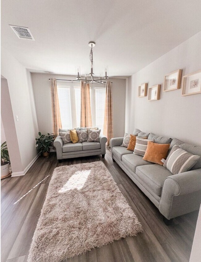 Building Photo - 1814 Bayou Wood Ln