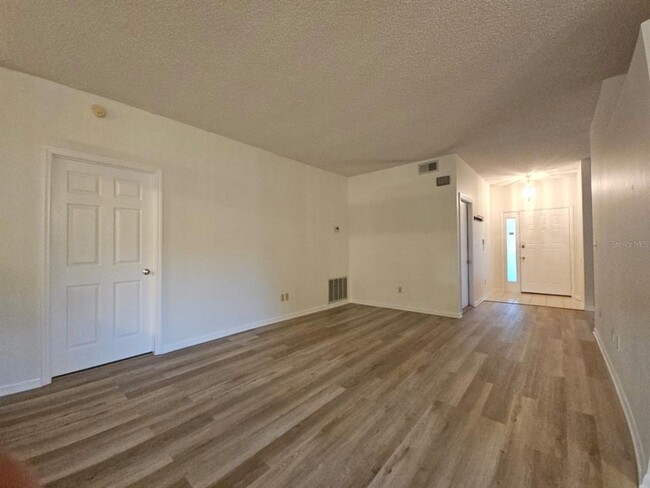 Building Photo - 3804 Wingbow Ct