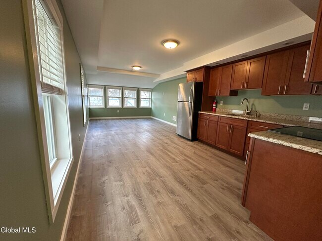 Building Photo - 61 Beekman St