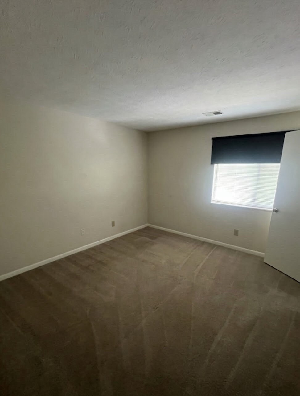 Building Photo - 230 Willowbrook Ct