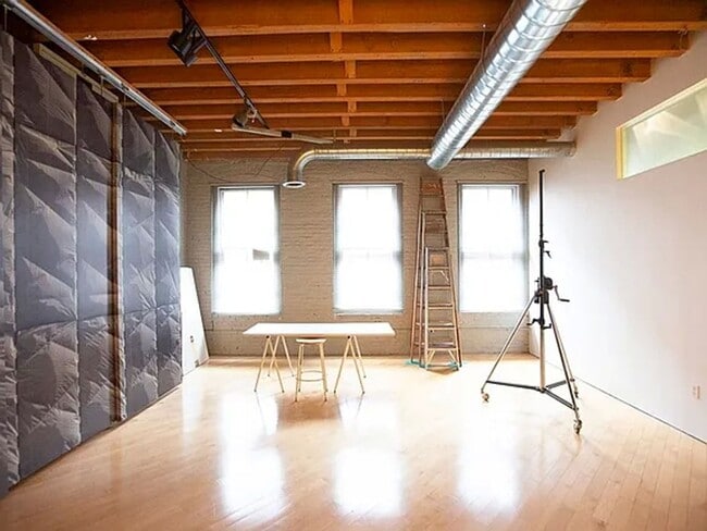 Building Photo - Beautifully 2-Bedroom Condo in Boston