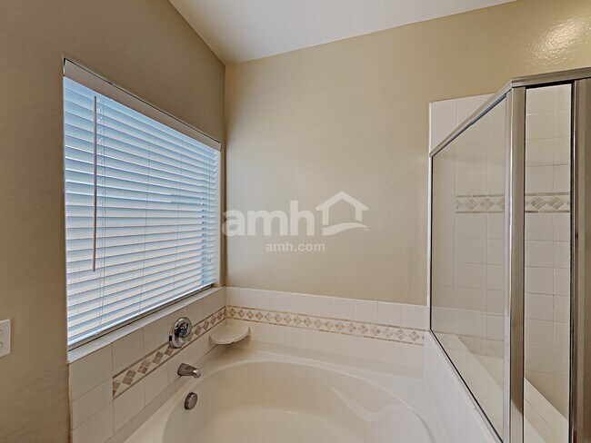 Building Photo - 850 W Vineyard Plains Dr