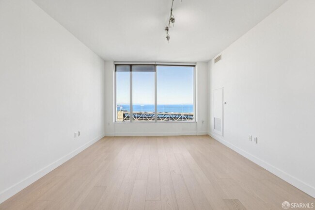 Building Photo - 338 Spear St